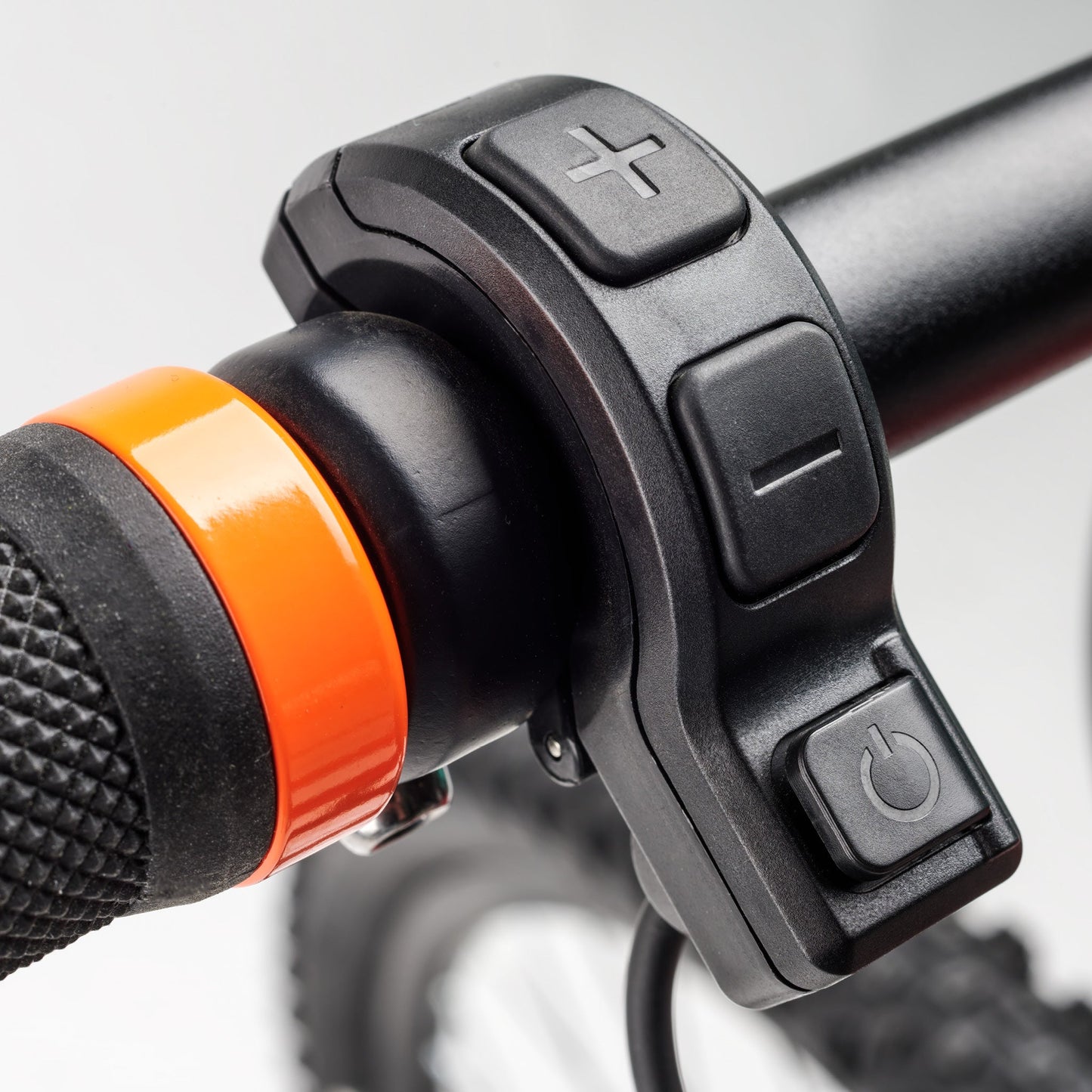 Vélo électrique pour enfant | e-troX Race 26 pouces 9 vitesses 